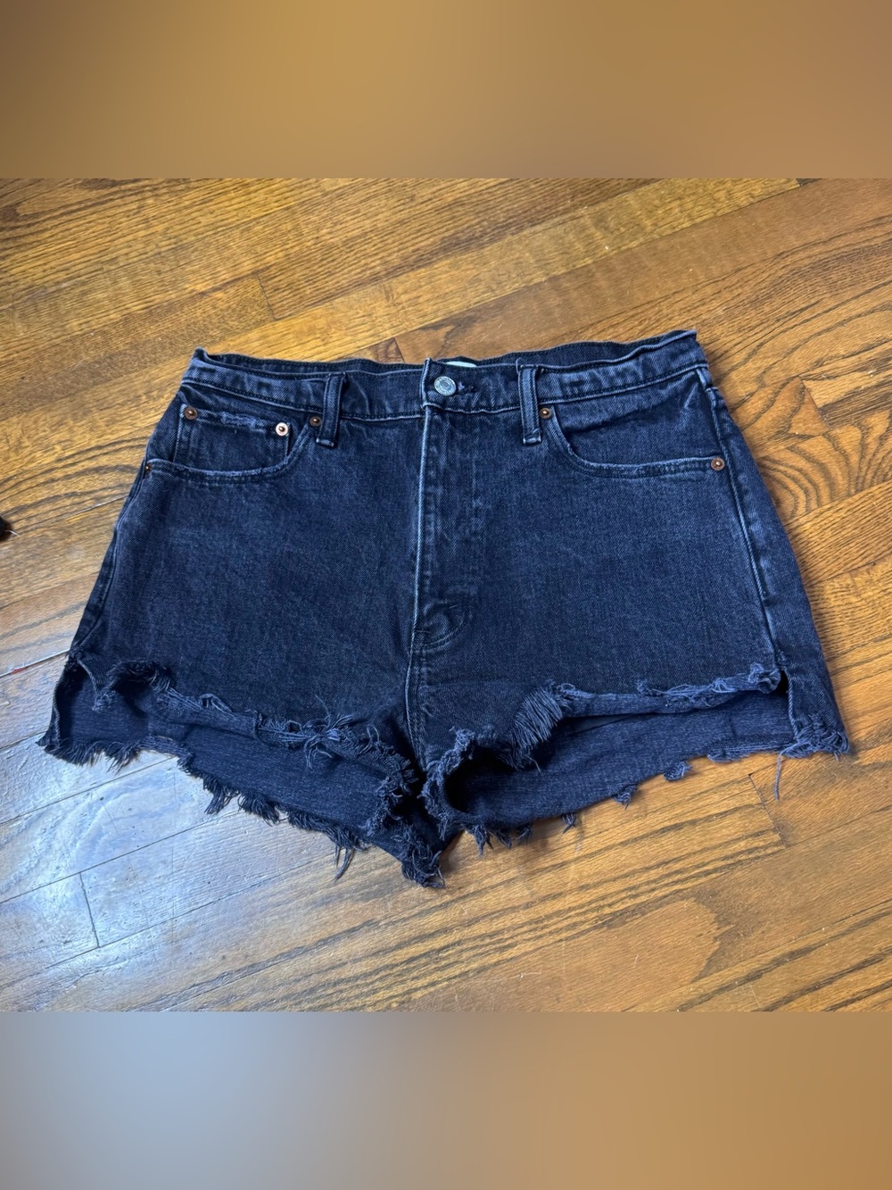 Abercrombie & Fitch The mom short high waisted Black Frayed Hem Denim Shorts 30